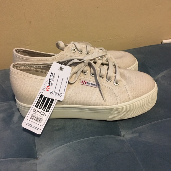 Superga NWOB - Picture 4 of 4